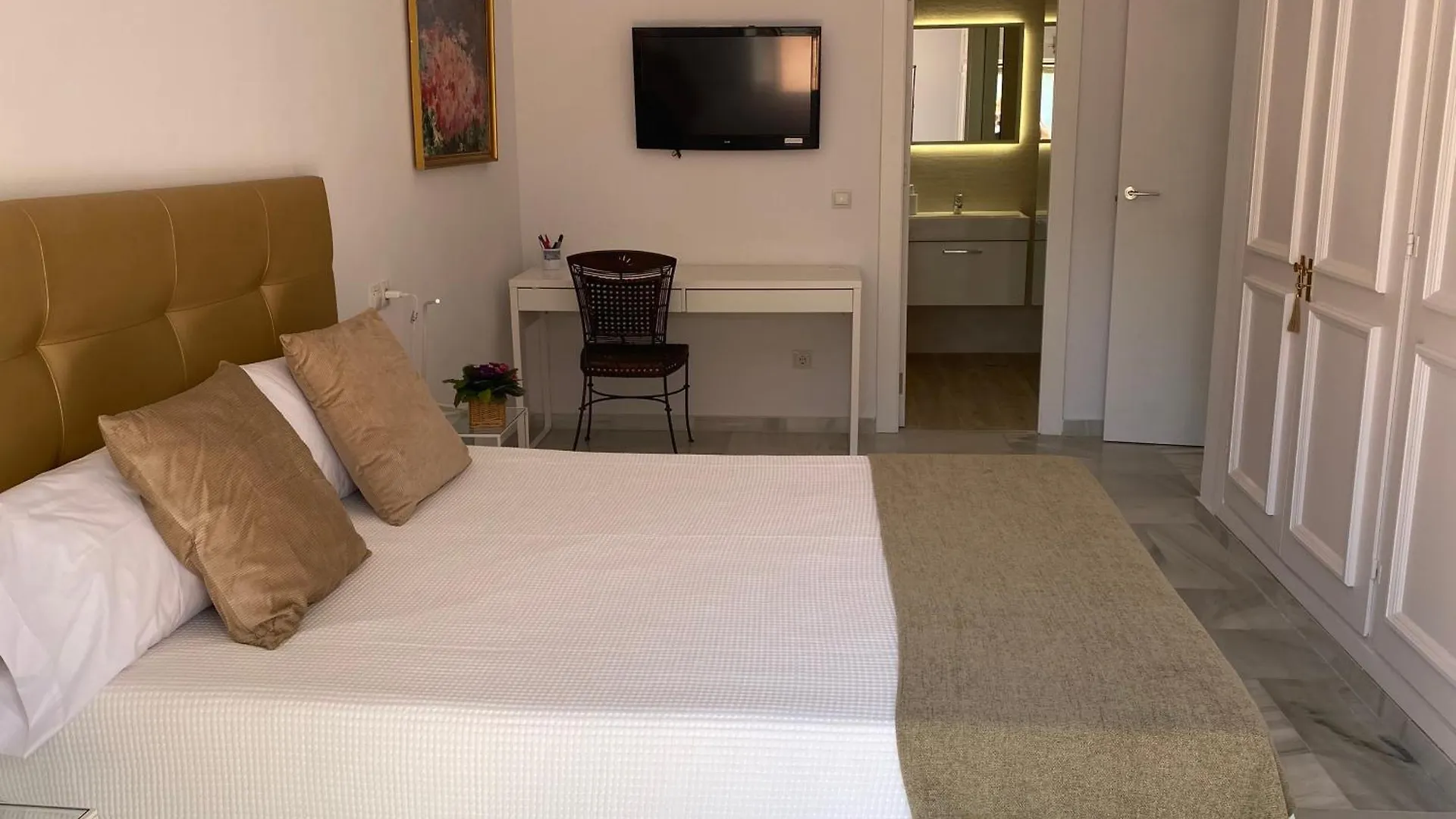 Tarifa Especial, Sin Aglomeraciones En Piscina Y Playa, Cerca De Puerto Banus Estepona Apartment